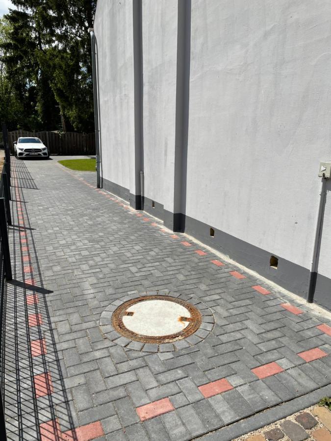 Citygluecknms - Direkt Am Bahnhof Und Einkaufszentrum ノイミュンスター エクステリア 写真
